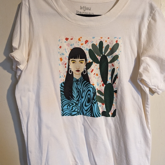 White T Shirt - Picture 4 of 4